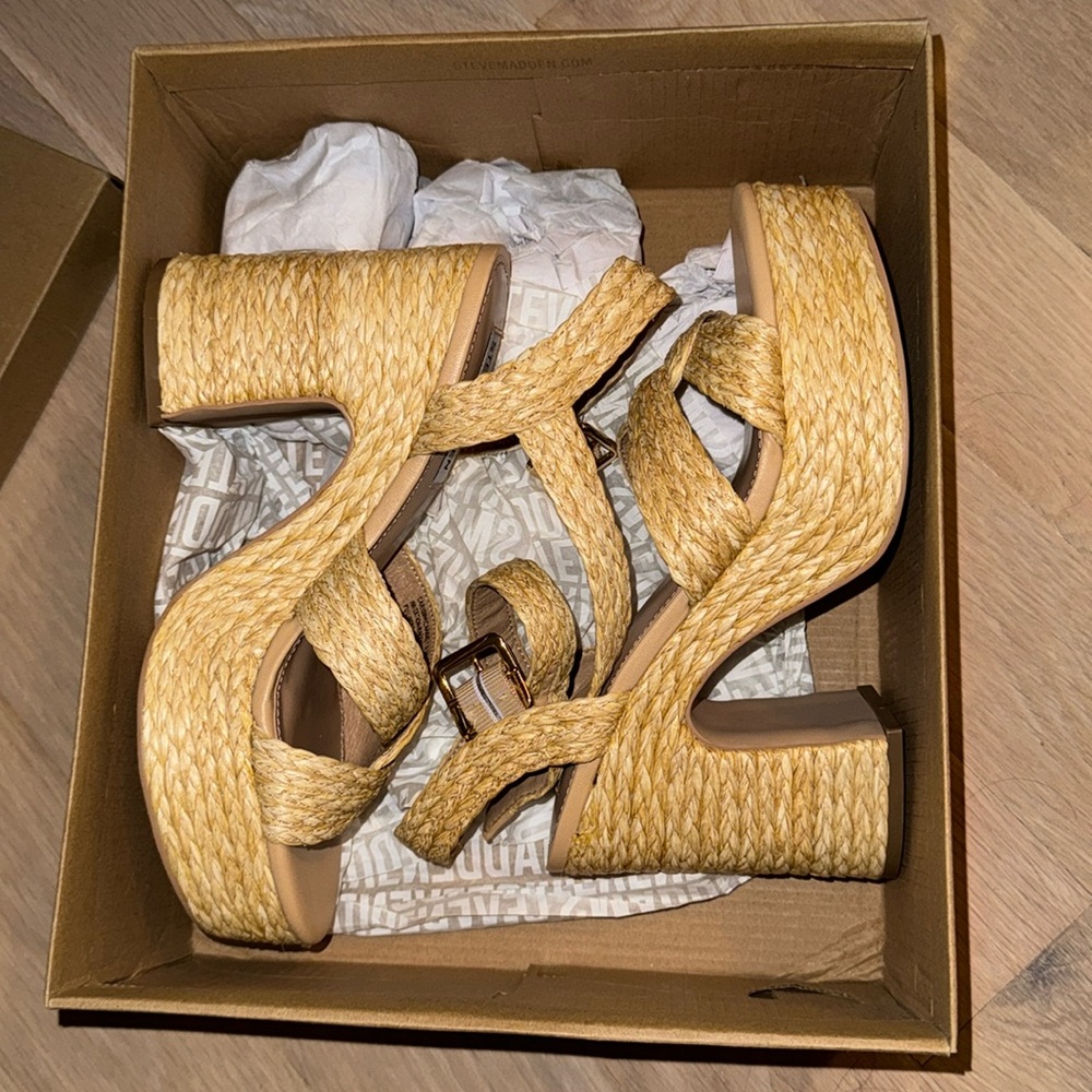Brand New Steve Madden Women’s Carisma Heels